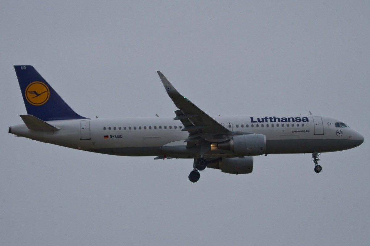 Lufthansa (LH/DLH), D-AIUD  ohne , Airbus, A 320-214 sl, 17.04.2015, FRA-EDDF, Frankfurt, Germany