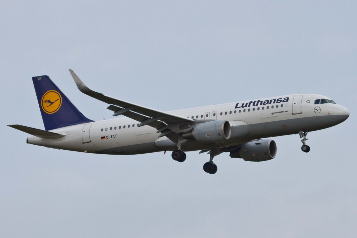 Lufthansa (LH/DLH), D-AIUF  ohne , Airbus, A 320-214 sl, 17.04.2015, FRA-EDDF, Frankfurt, Germany