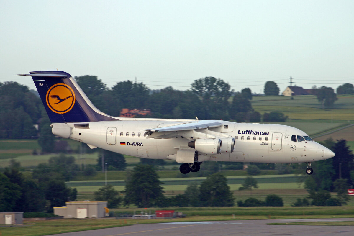 Lufthansa (Operated by Cityline), D-AVRA, BAe Avro RJ85, msn: E2256, 26.Mai 2007, ZRH Zürich, Switzerland.