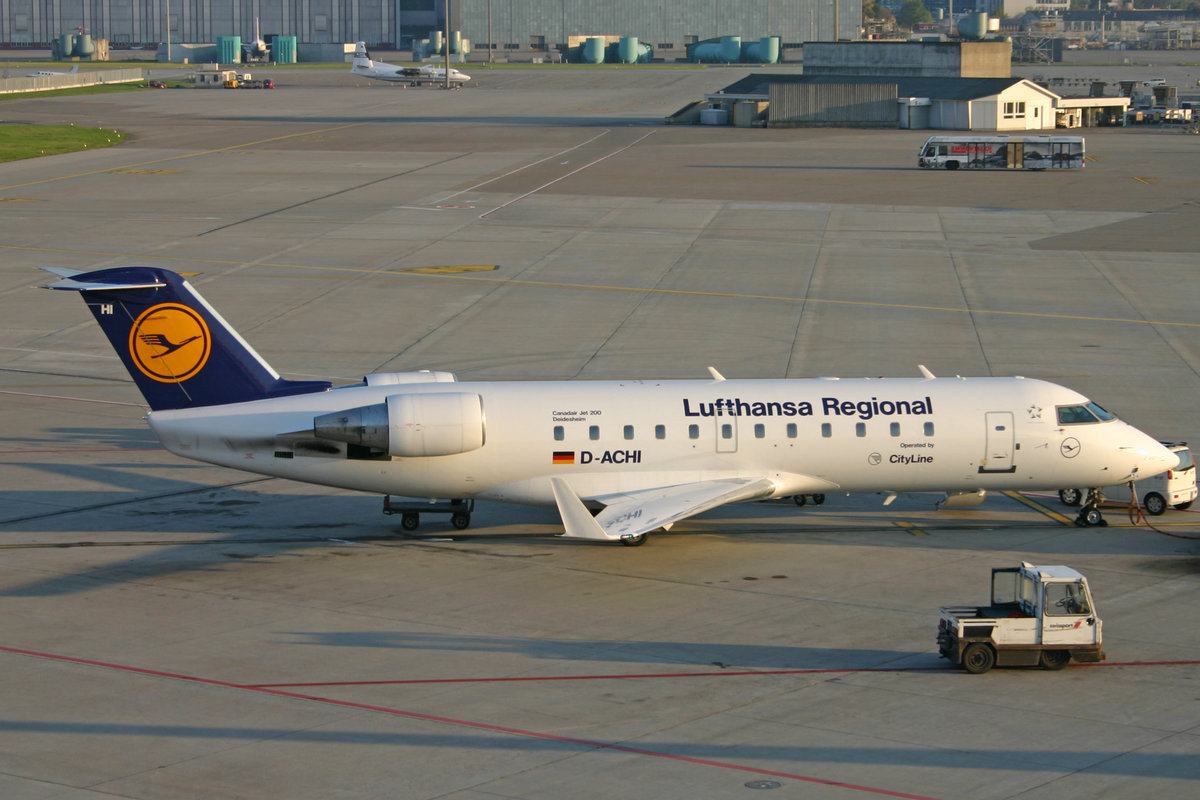 Lufthansa Regional CityLine, D-ACHI, Bombardier CRJ-200LR, msn: 7464,  Deidesheim , 05.Oktober 2005, ZRH Zürich, Switzerland.