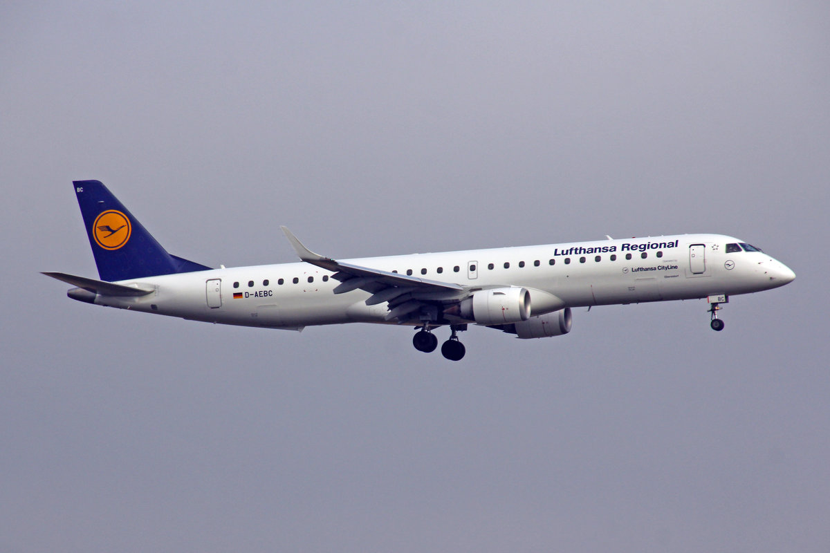 Lufthansa Regional CityLine, D-AEBC, Embraer ERJ-195LR, msn: 19000320,  Oberstdorf , 26.Dezember 2018, ZRH Zürich, Switzerland.