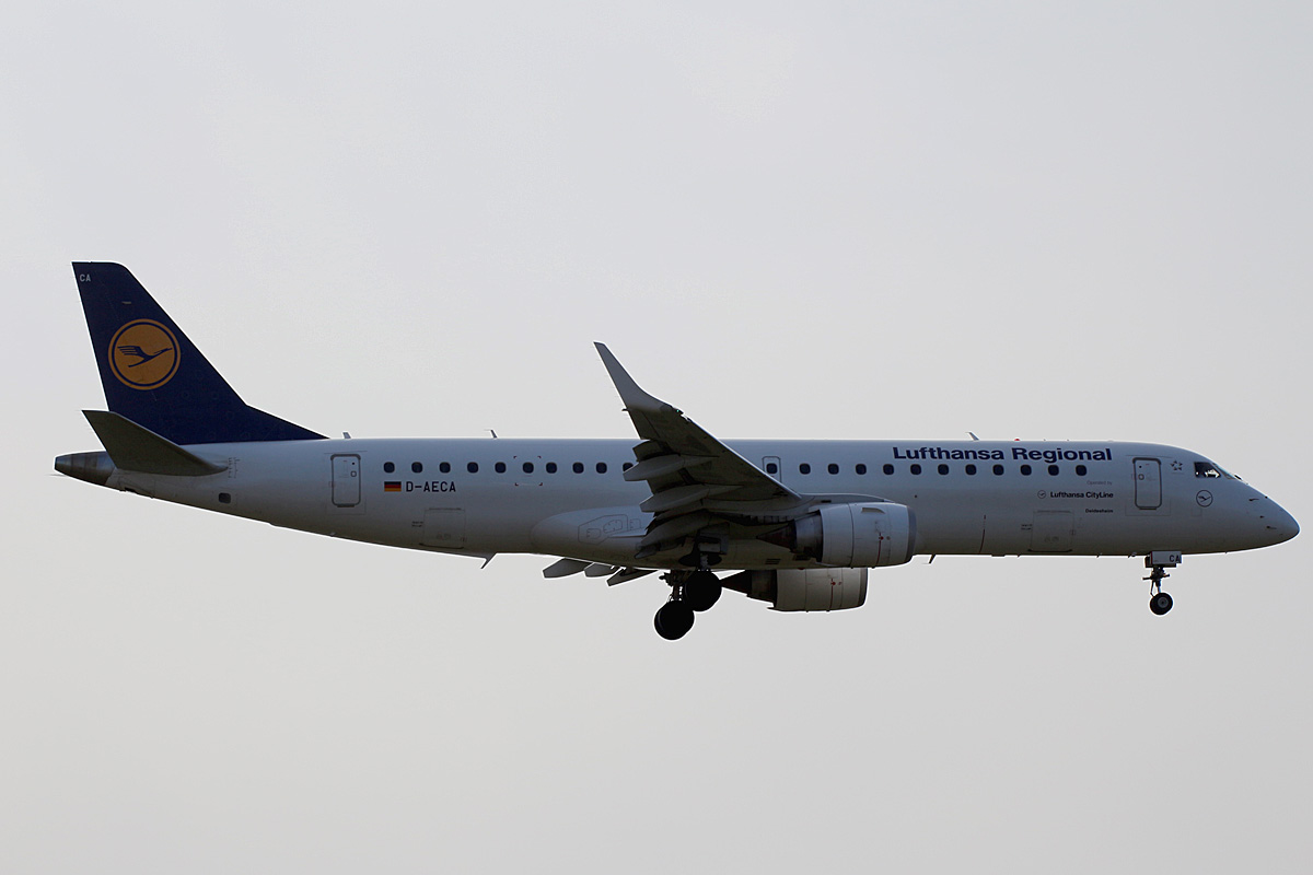 Lufthansa Regional-CityLine, ERJ-190-100LR, D-AECA  Deidesheim , BER, 30.09.2023