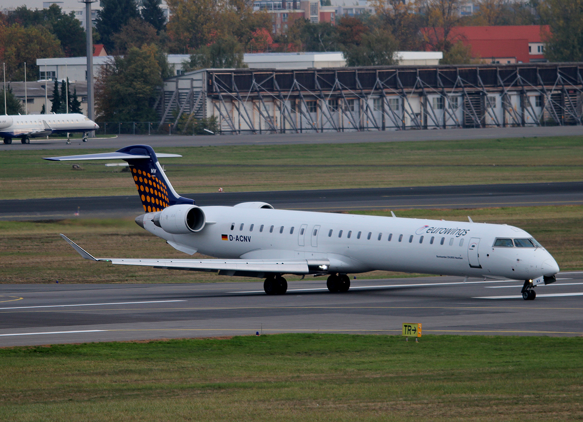 Lufthansa Regional(Eurowings) CRJ900NG D-ACNV bei der Ankunft in Berlin-Tegel am 19.10.2013
