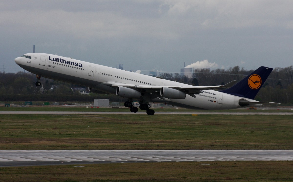 Lufthansa,D-AIGU,(c/n 321),Airbus A340-313,11.04.2015,DUS-EDDL,Düseldorf,Germany(Taufname:Castrop-Rauxel)