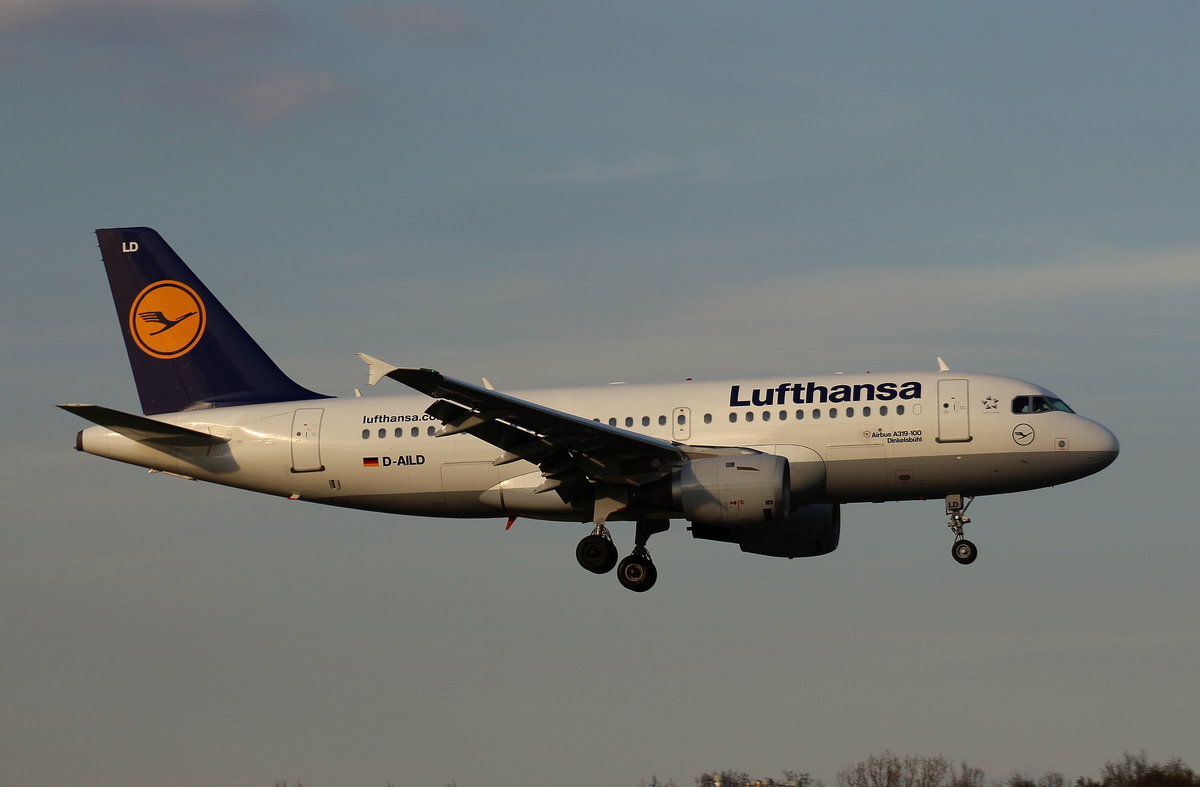 Lufthansa,D-AILD,(c/n 623),Airbus A 319-114,02.05.2016, HAM-EDDH, Hamburg, Germany (NAME: Dinkelsbuhl) 