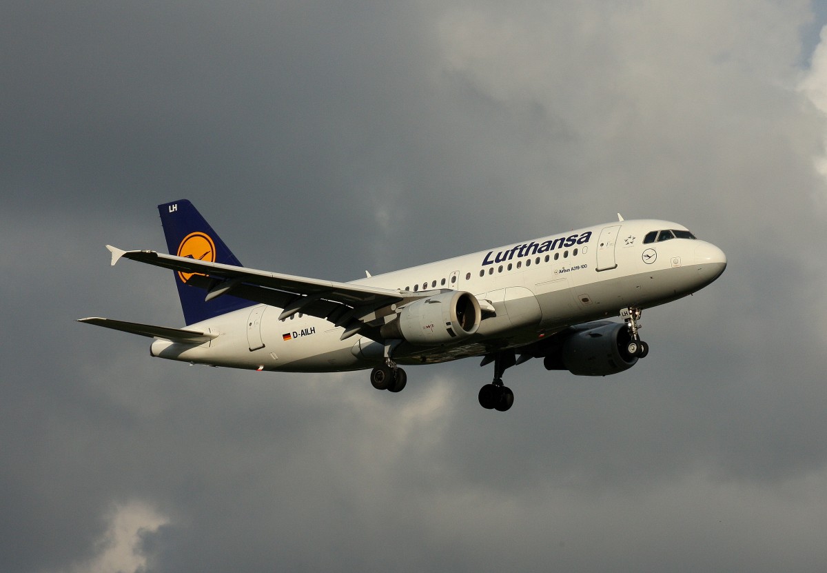 Lufthansa,D-AILH,(c/n 641),Airbus A319-114,23.06.2015,HAM-EDDH,Hamburg,Germany(ex. Norderstedt)