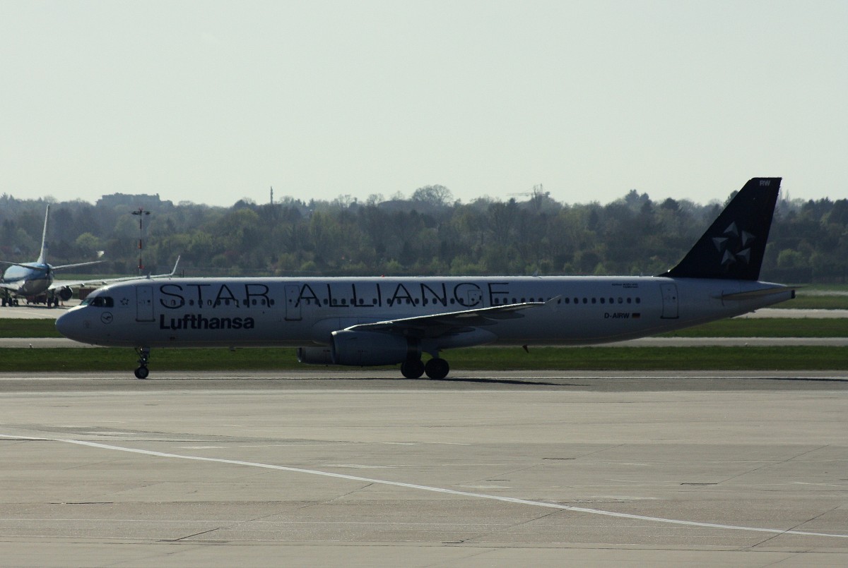 Lufthansa,D-AIRW,(c/n 699),Airbus A321-131,21.04.2015,HAM-EDDH,Hamburg,Germany(STAR ALLIANCE cs.)