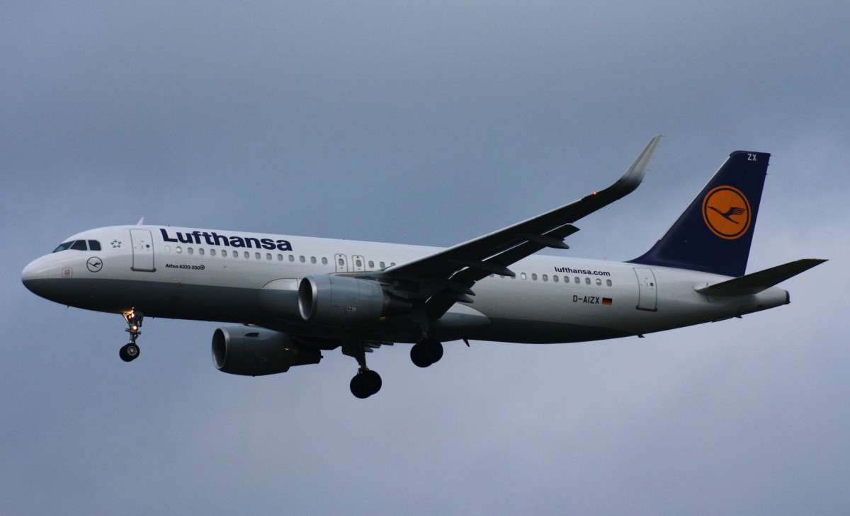 Lufthansa,D-AIZX,(c/n5741),Airbus A320-214(SL),22.12.2013,HAM-EDDH,Hamburg,Germany