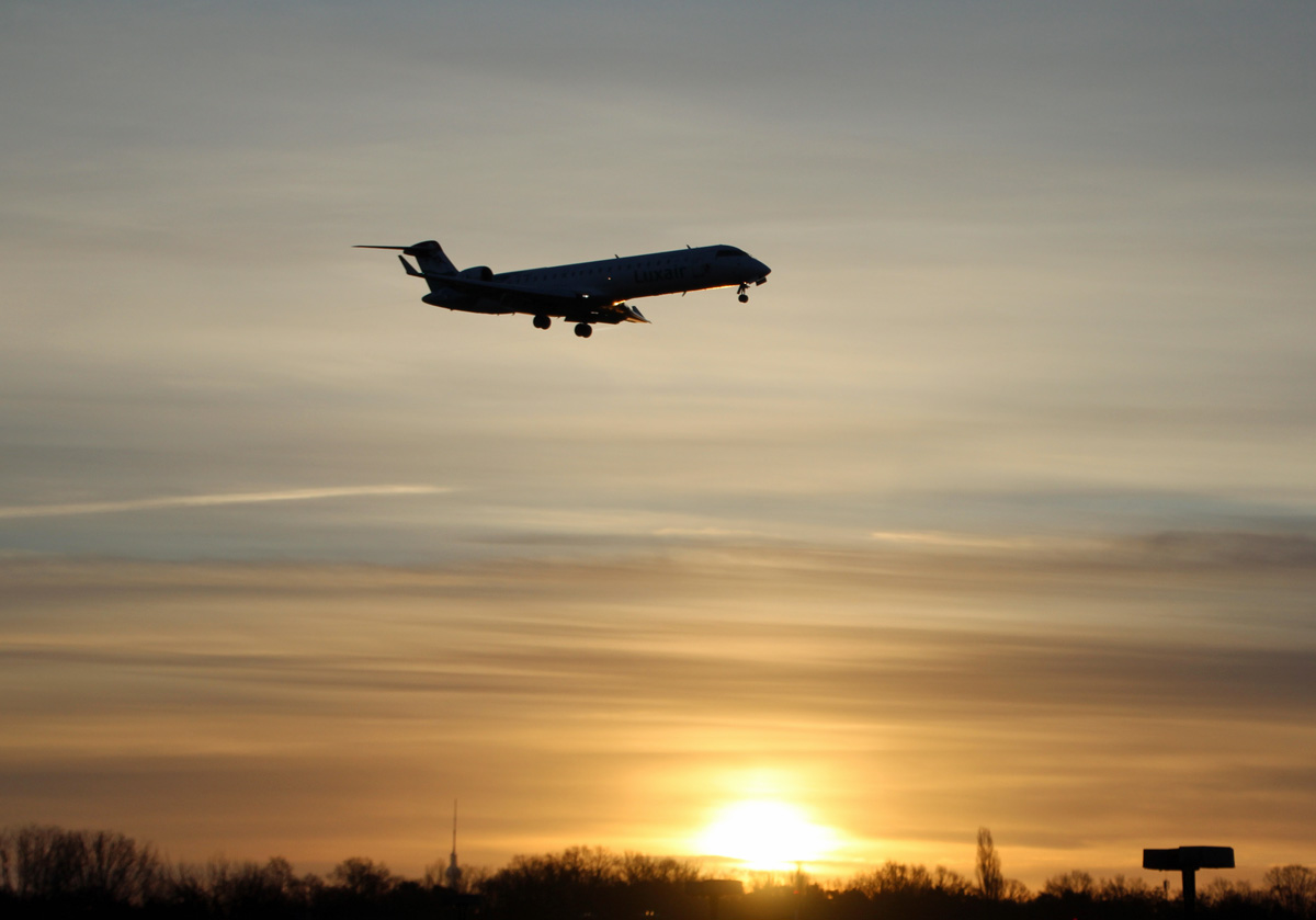 Luxair(Adria Airways), CRJ701ER, S5-AAZ, TXL, 06.01.2018