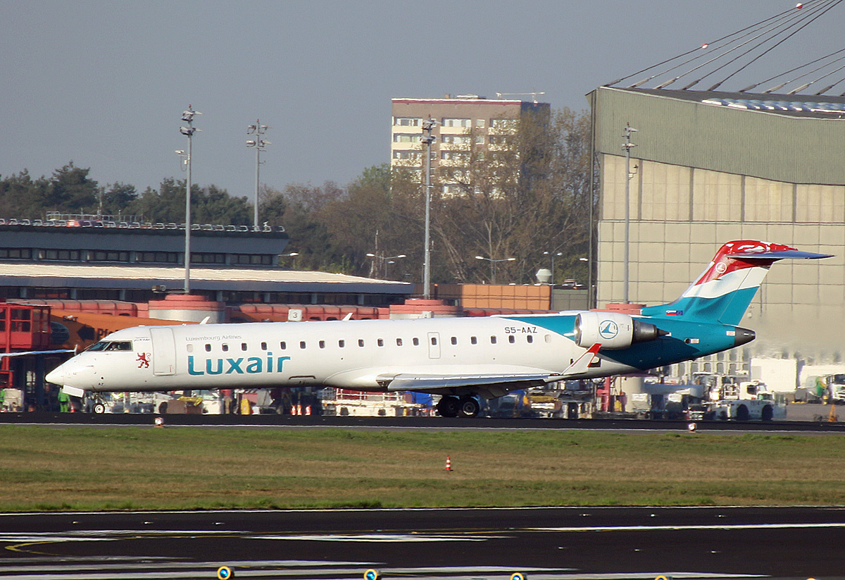 Luxair(Adria Airways), CRJ701ER, S5-AAZ, TXL, 19.04.2019