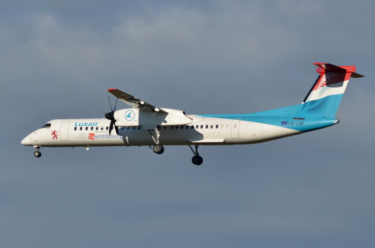 LX-LGF Luxair De Havilland Canada DHC-8-402Q Dash 8   beim Landeanflug auf München am 07.12.2015