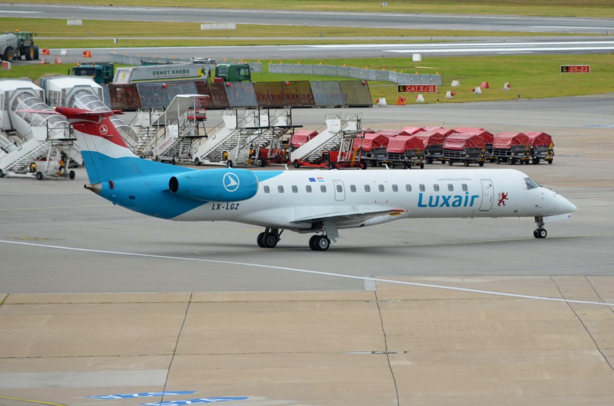 LX-LGZ Luxair Embraer ERJ-145LU   am 19.06.2015 in Hamburg gelandet