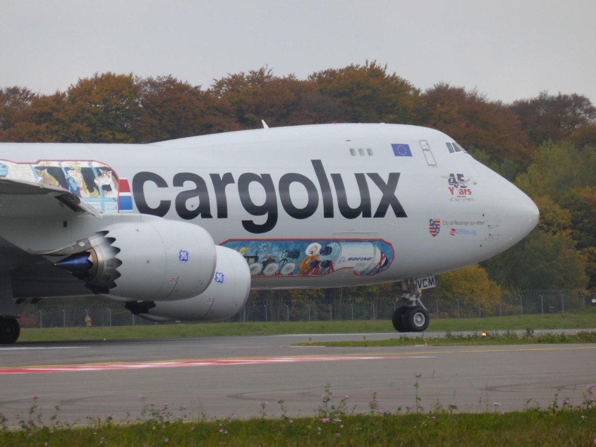 LX-VCM, Boeing 747-8F  City of Redange-sur-Attert  von Cargolux am 25.10.2015 in Luxembourg