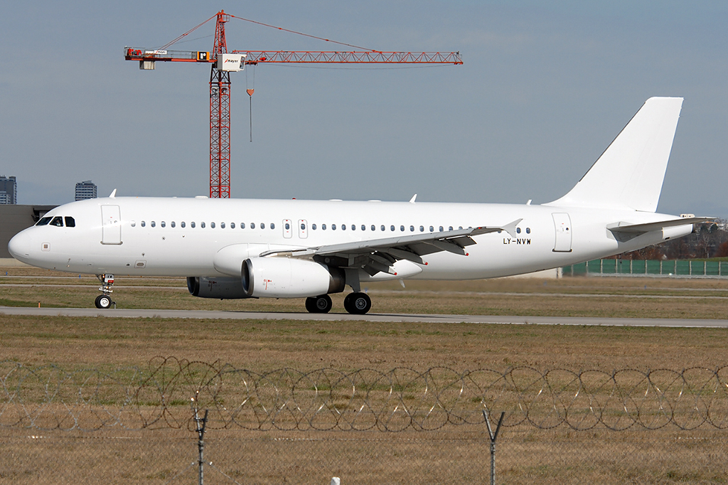 LY-NVW Airbus A320-232 17.03.2019