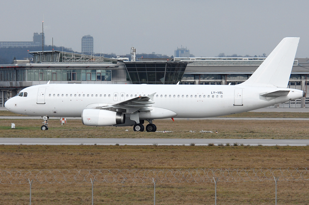 LY-VEL Airbus A320-232 07.01.2019