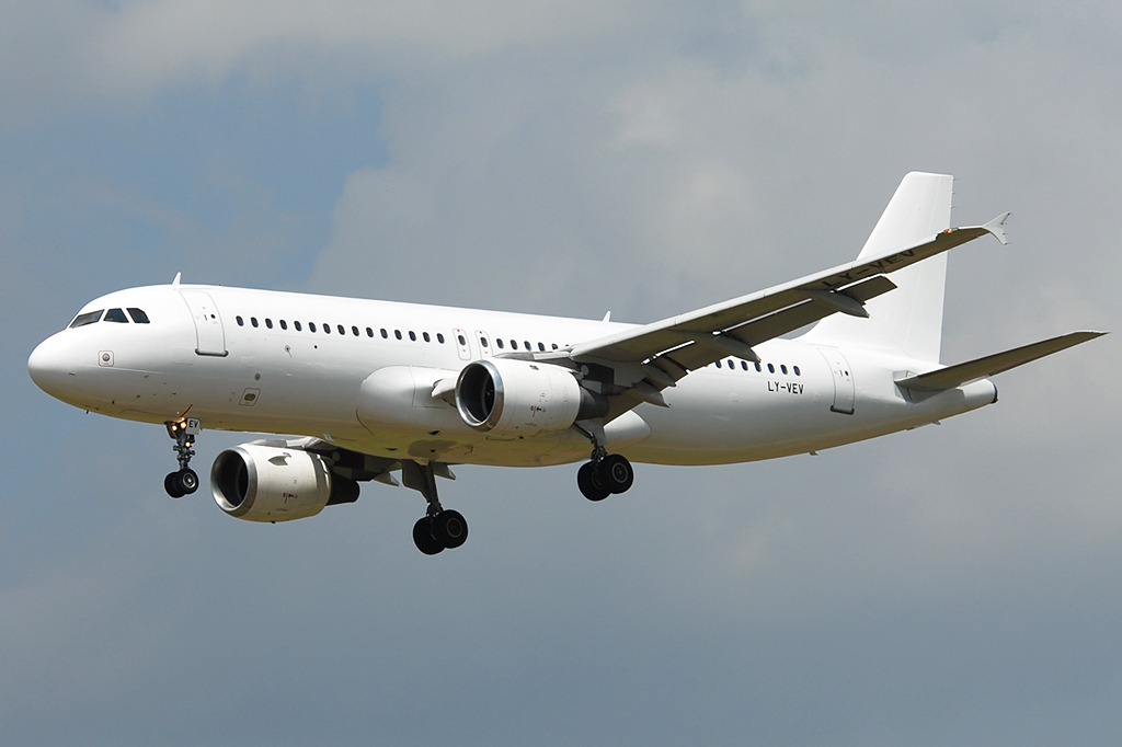 LY-VEV Airbus A320-212 10.06.2018