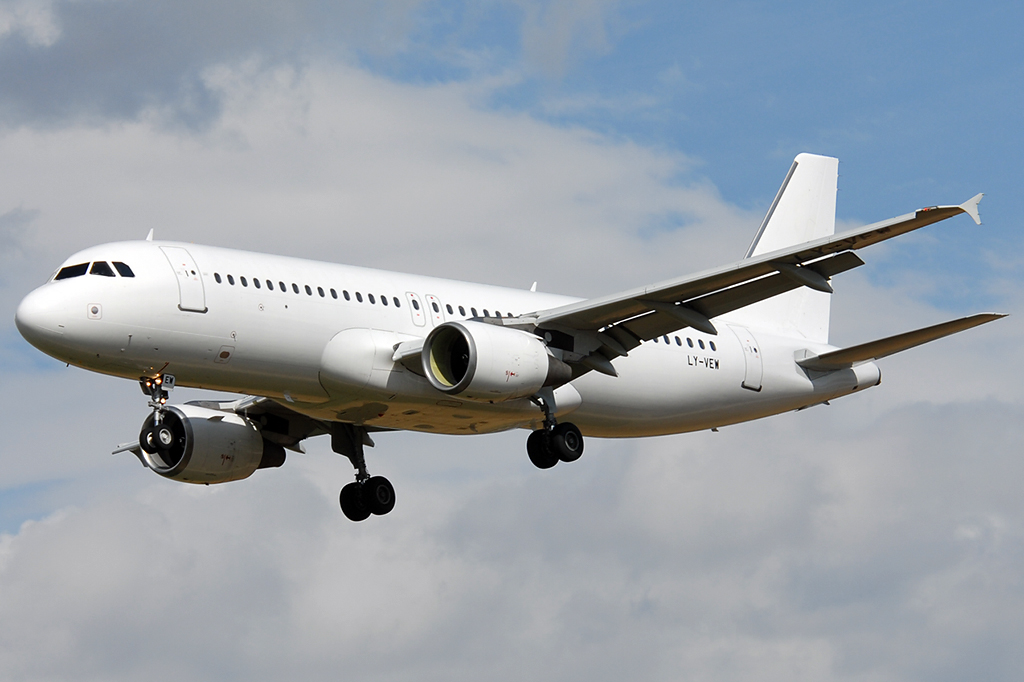 LY-VEW Airbus A320-214 17.03.2019