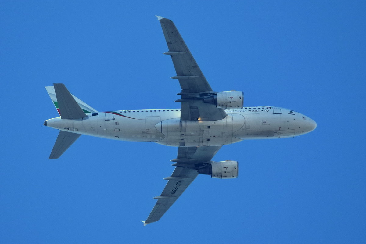 LZ-FBB Bulgaria Air Airbus A319-112 , am 12.08.2020 , über Potsdam