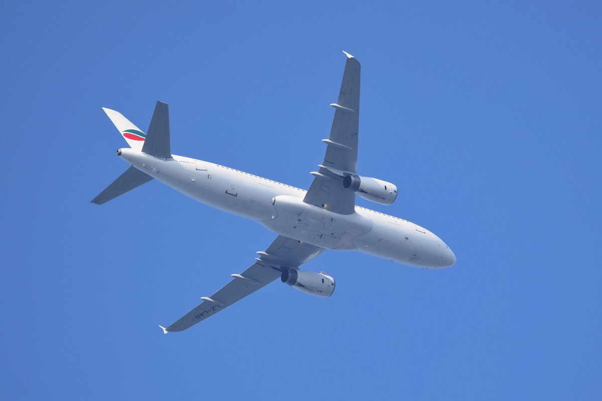 LZ-LAD Bulgarian Air Charter Airbus A320-231 , 25.08.2019 , TXL