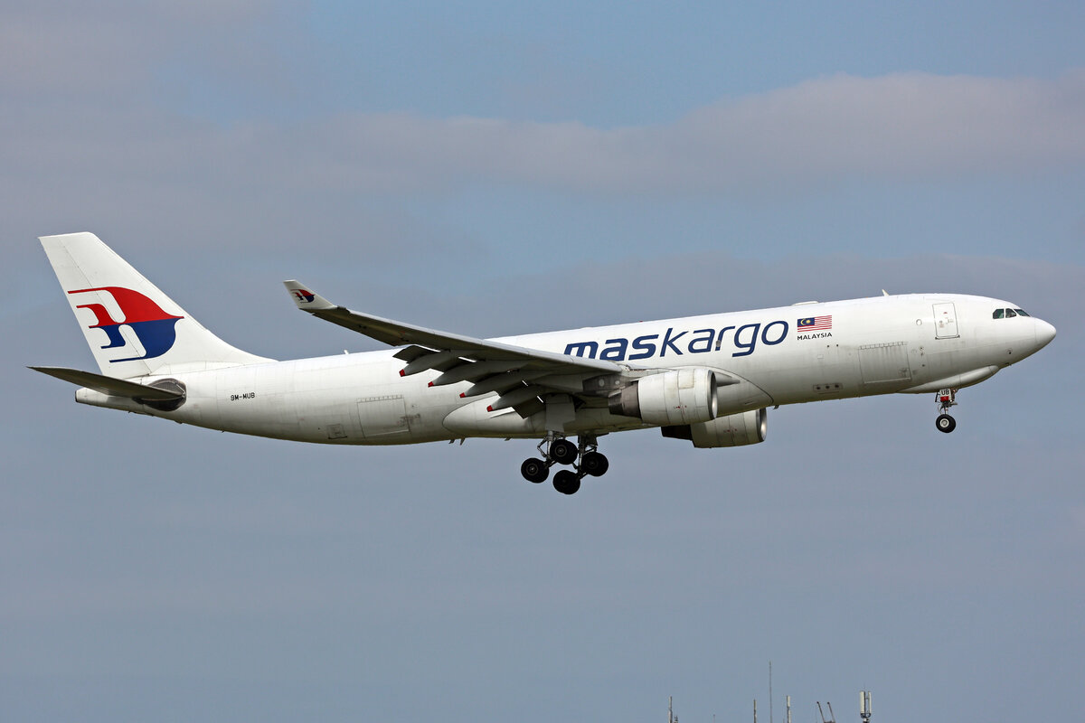 Malaysia Airlines, 9M-MUB, Airbus A330-223F, msn: 1148, 18.Mai 2023, AMS Amsterdam, Netherlands.