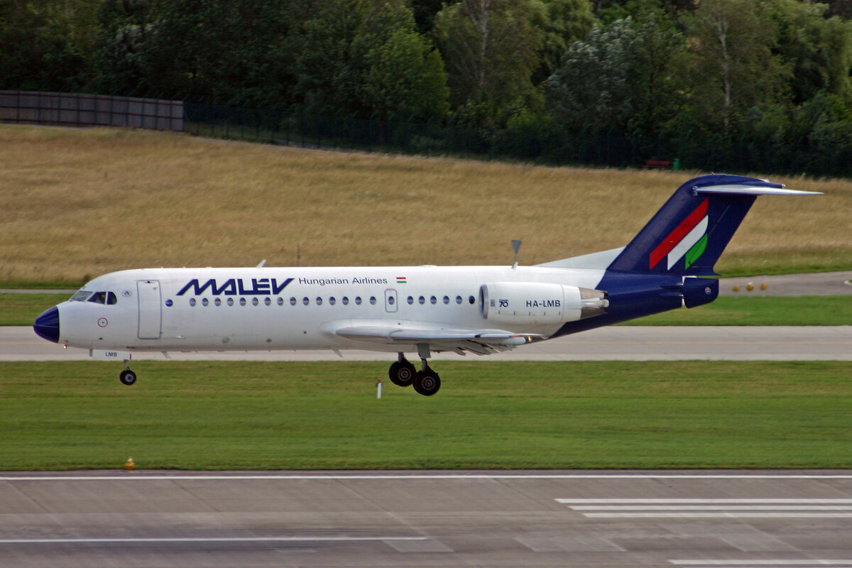 Malev, HA-LMB, Fokker 70, msn: 11565,  23.Juni 2007, ZRH Zürich, Switzerland.