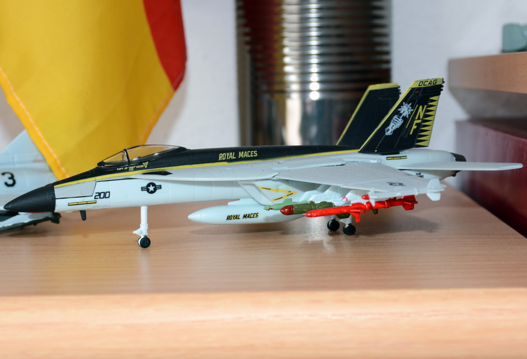 MDD F-18 Hornet Modell von Revell aus der Serie  Easy Click  - 13.10.2015