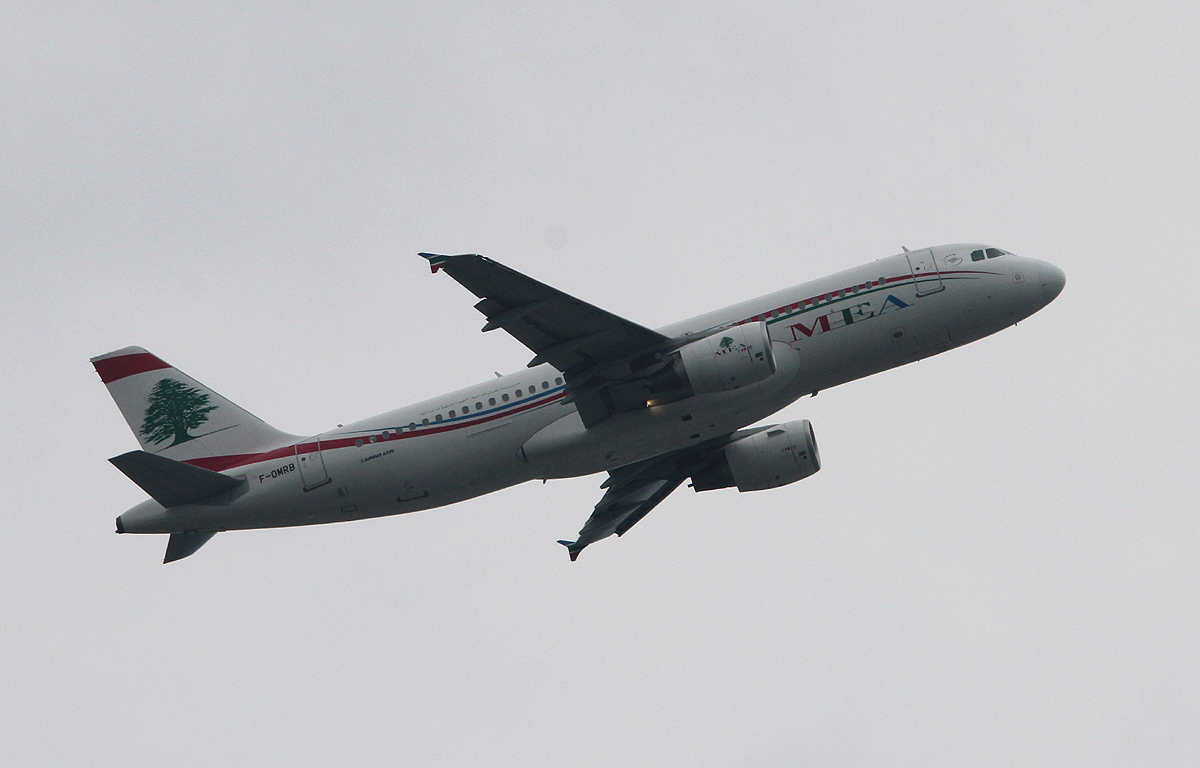 MEA (Middle East Airlines) A 320-214 F-OMRB beim Start in Frankfurt am 10.06.2013