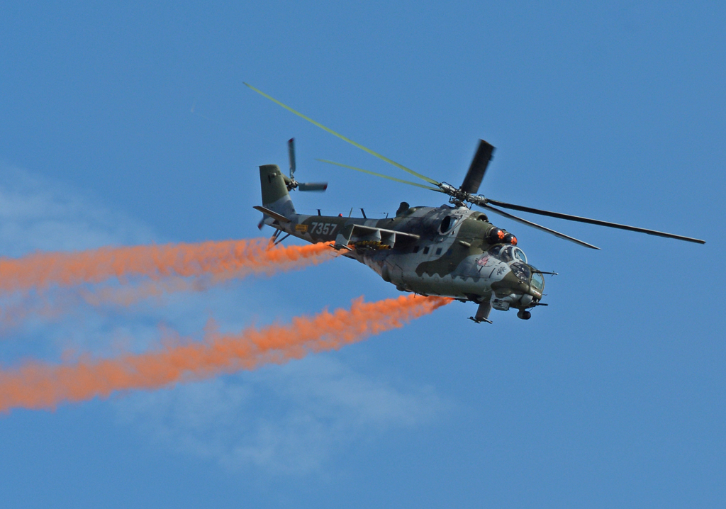 Mi-24 Czech-AF 7357 bei der Flugvorführung in Breitscheid - 29.08.2015