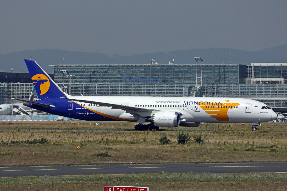 MIAT Mongolian Airlines, EI-UBN, Boeing B787-9, msn: 60322/805,  Munkh Khaan , 13.August 2025, FRA Frankfurt, Germany.