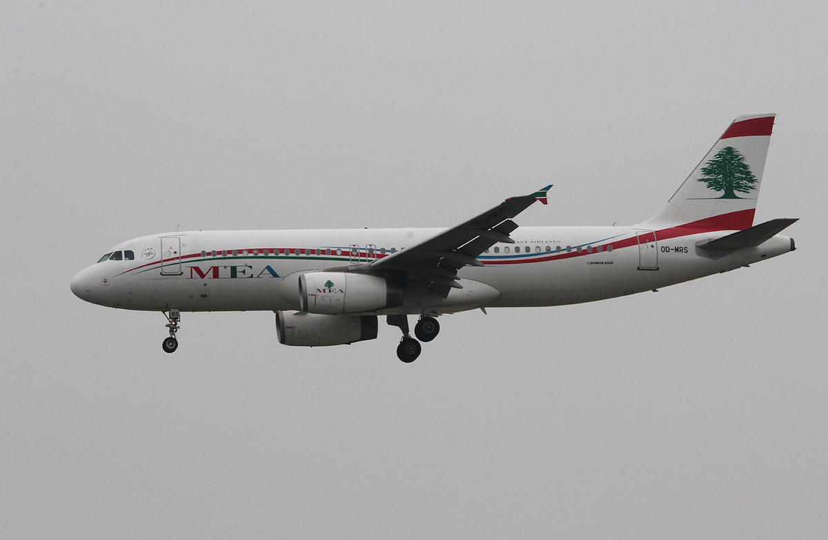 Middle East Airlines A 320-232 OD-MRS bei der Landung in Frankfurt am 11.06.2013