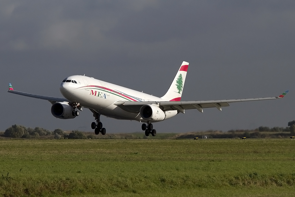 Middle East Airlines, OD-MEC, Airbus, A330-243, 23.10.2013, CDG, Paris, France 



