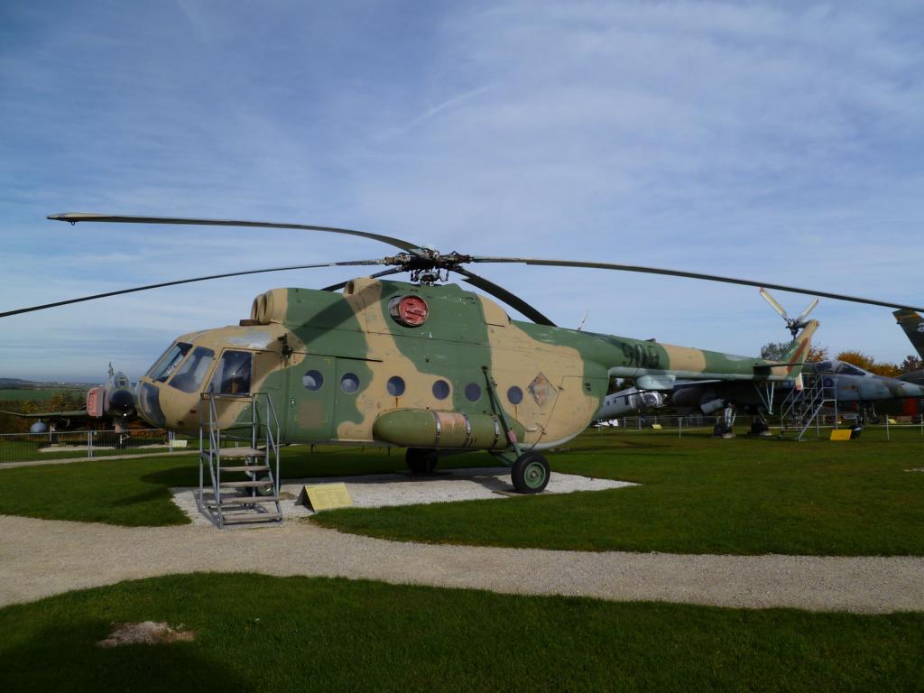 Mil Mi-8T in der Flugausstellung Junior bei Hermeskeil (27.10.2011)