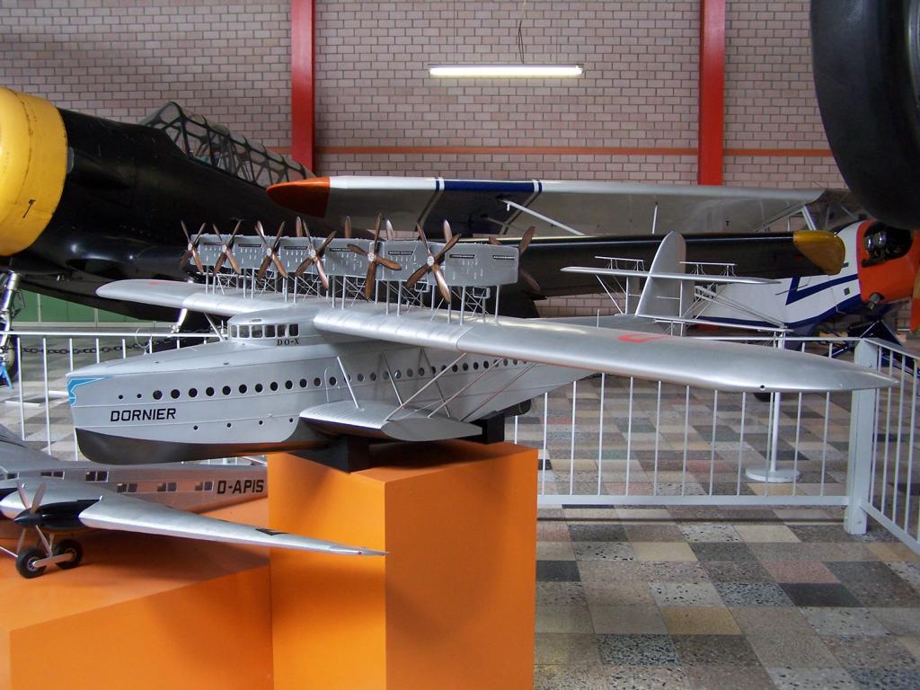 Modell einer Dornier Do X in der Flugausstellung Junior bei Hermeskeil (21.08.2006)
