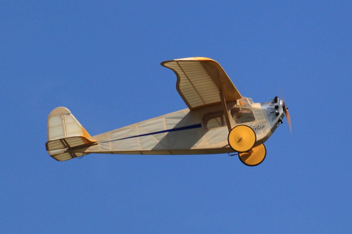 Modell der Etrich Sport-Taube vom MFC Montabaur-Heiligenroth bei der Vorführung am Modellflugtag des FSV Ailertchen, 04.08.2018.