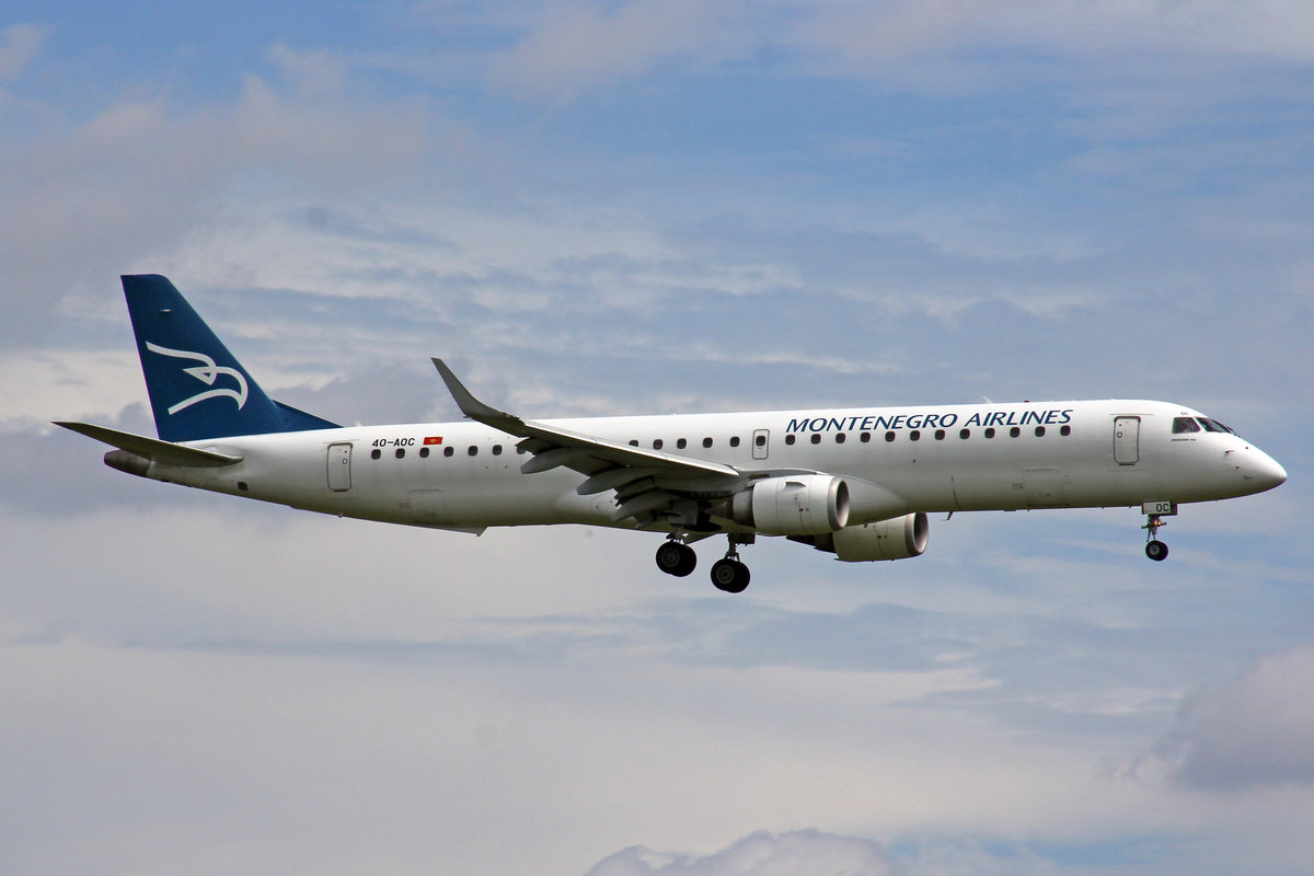 Montenegro Airlines, 4O-AOC, Embraer ERJ-195LR, 29.Juli 2017, ZRH Zürich, Switzerland.