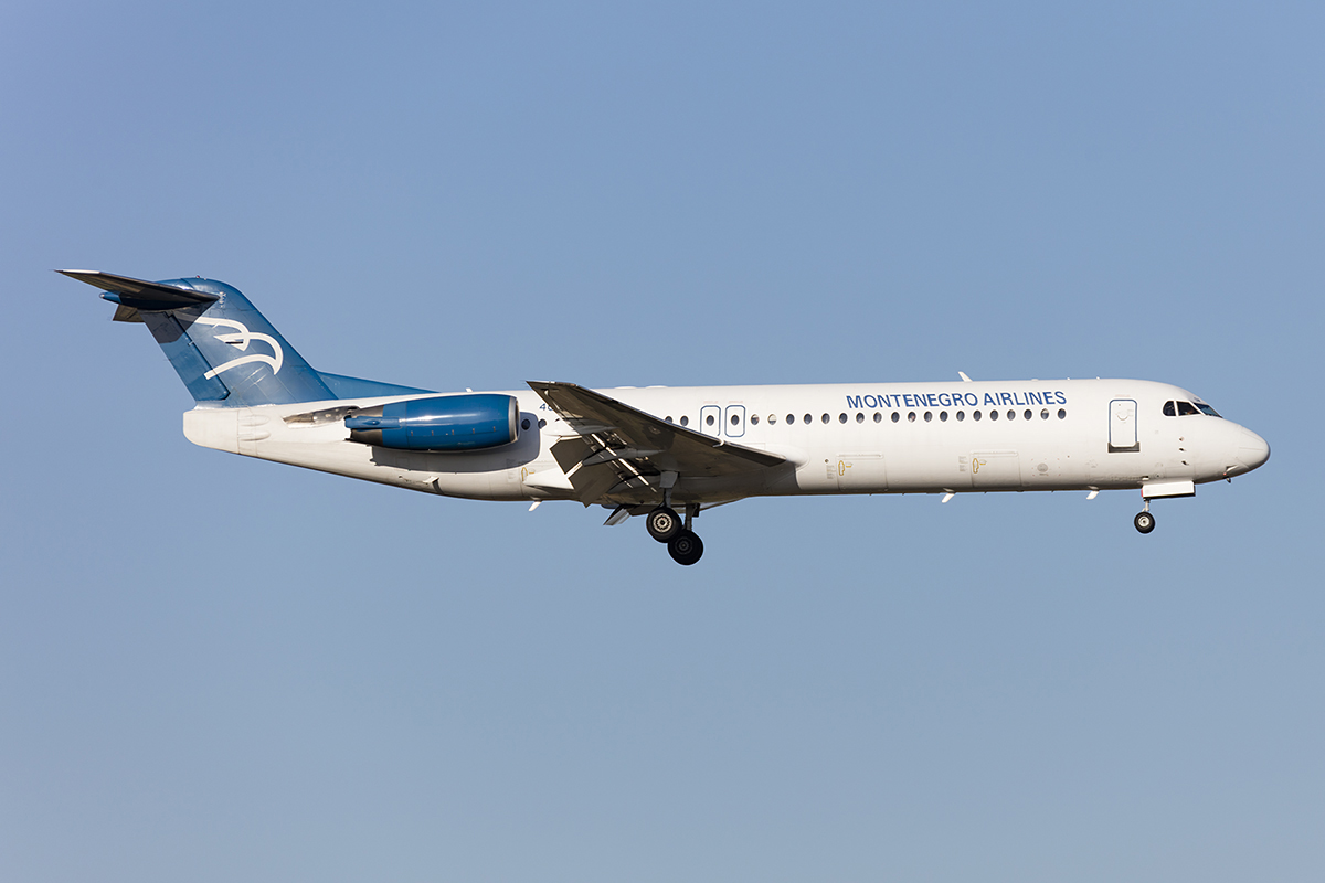 Montenegro Airlines, 4O-AOM, Fokker, F-100, 30.04.2017, FCO, Roma, Italy 



