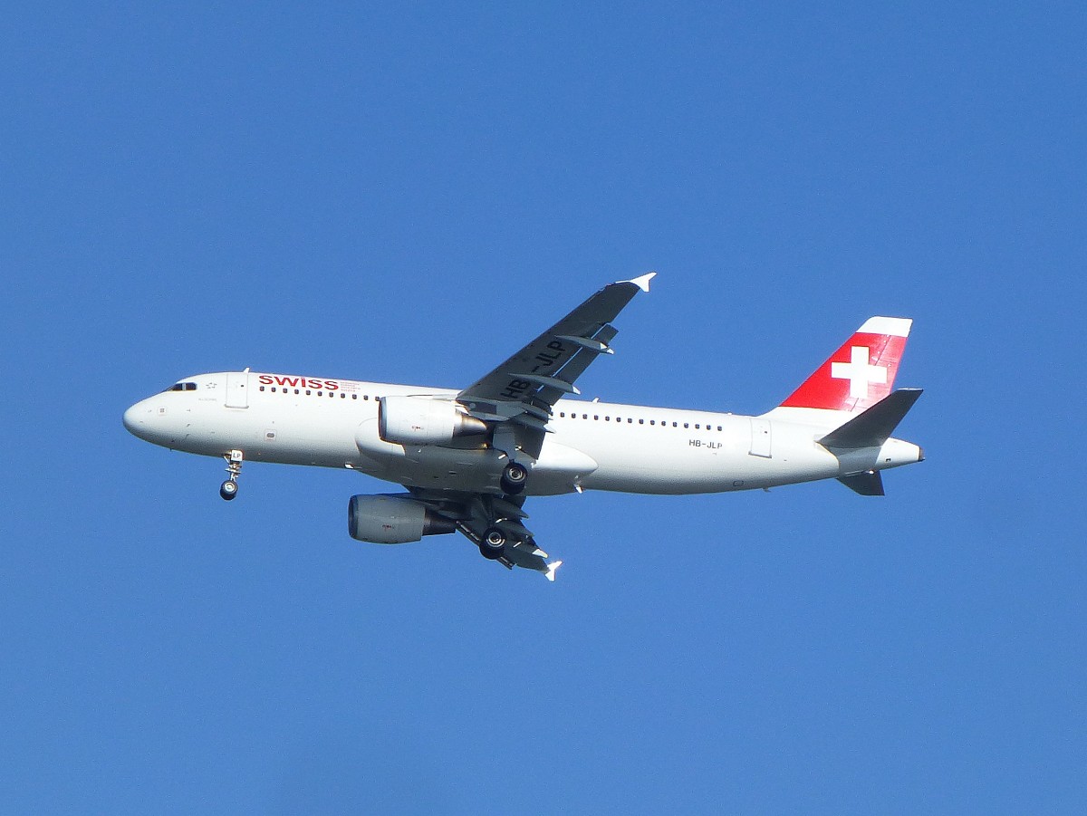 Montpellier Méditerrannée (MPL)- Swiss International Air Lines - Airbus A320-214 - HB-JLP. Testflüge den ganzen Nachmittag des 03.02.2014 über dem Flughafen.