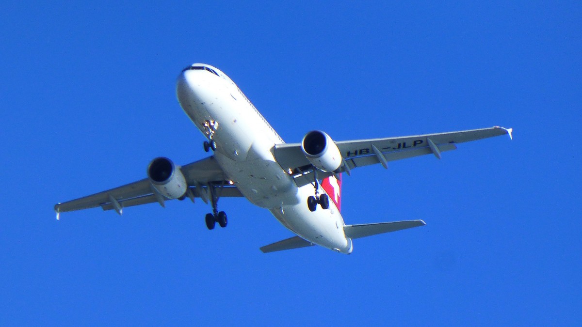 Montpellier Méditerrannée (MPL)- Swiss International Air Lines - Airbus A320-214 - HB-JLP. Testflüge den ganzen Nachmittag des 03.02.2014 über dem Flughafen.