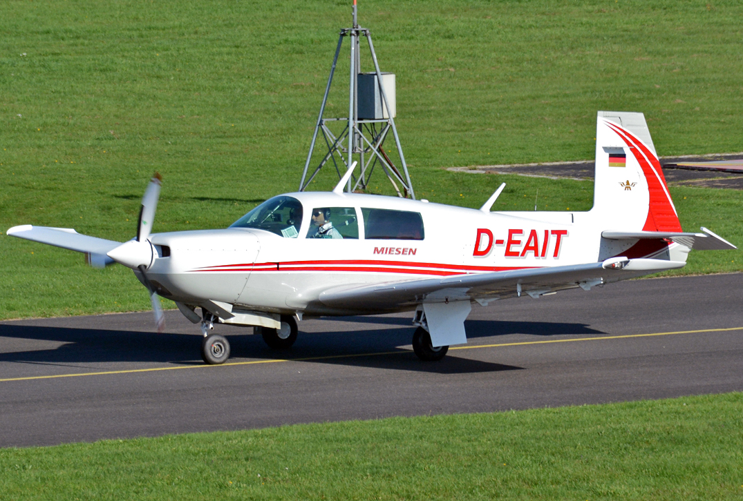 Mooney M20K231, DEAIT in EDKB 23.10.2015 Flugzeugbild.de