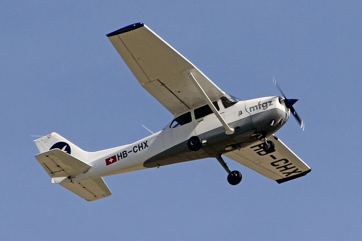 Motorfluggruppe Zürich, HB-CHX, Reims F172P Skyhawk II, msn: 2220, 10.September 2018, ZRH Zürich, Switzerland.