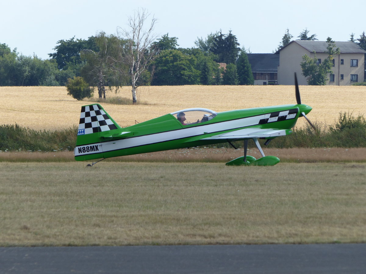 MX Aircraft, MX 2, N88MX auf der Piste 24 in Gera am 20.7.2020. Deutsche Meisterschaft im  Motorkunstflug