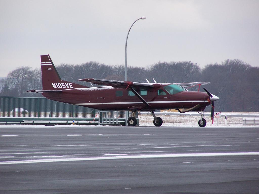 N105VE, eine private Cessna 208B Grand Caravan in Luxembourg