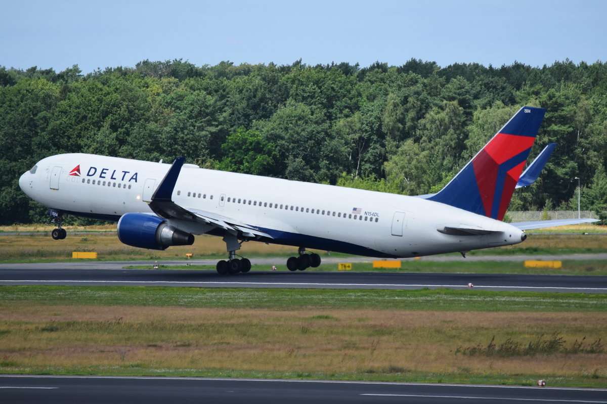 N154DL Delta Air Lines Boeing 767-3P6(ER)  , TXL , 13.07.2017