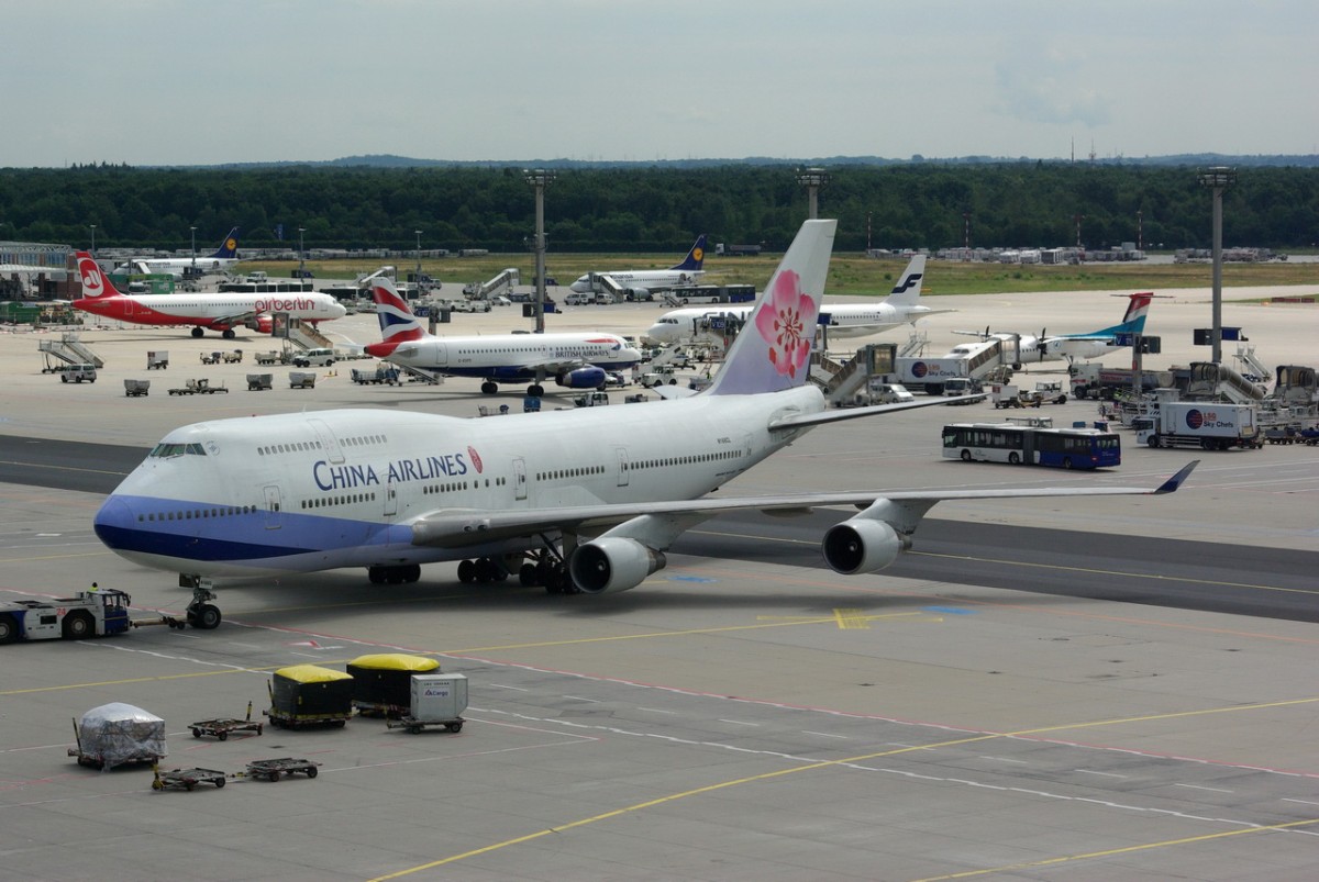 N168CL China Airlines Boeing 747-409   Ende der Abfertigung in Frankfurt am 16.07.2014