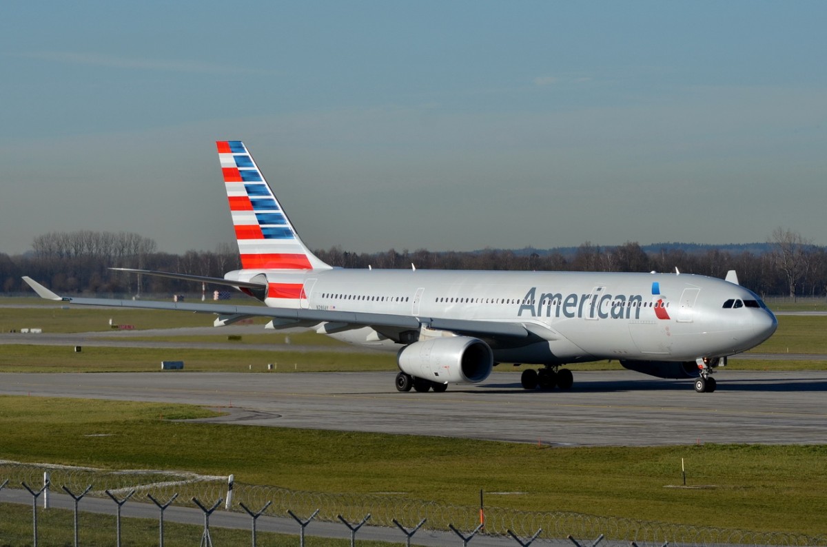 N286AY American Airlines Airbus A330-243  am 07.12.2015 in München zum Start