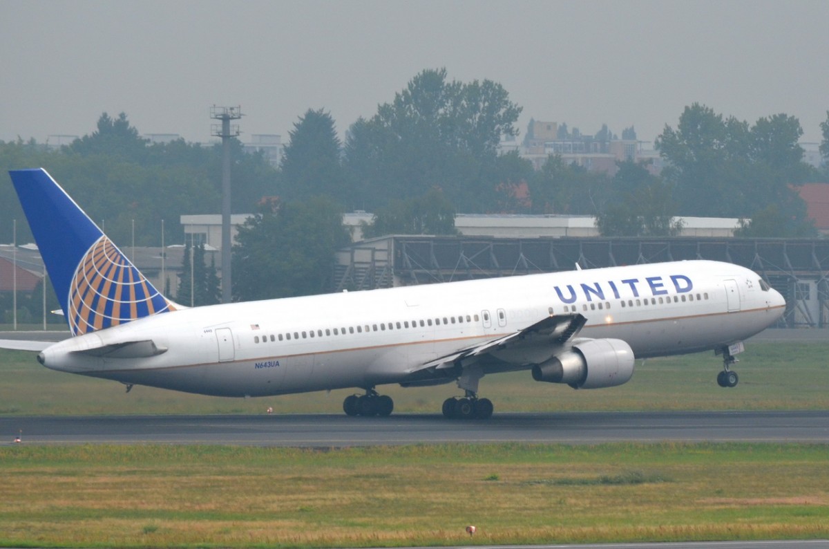 N643UA United Airlines Boeing 767-322 (ER)    gestartet in Tegel am 30.07.2014