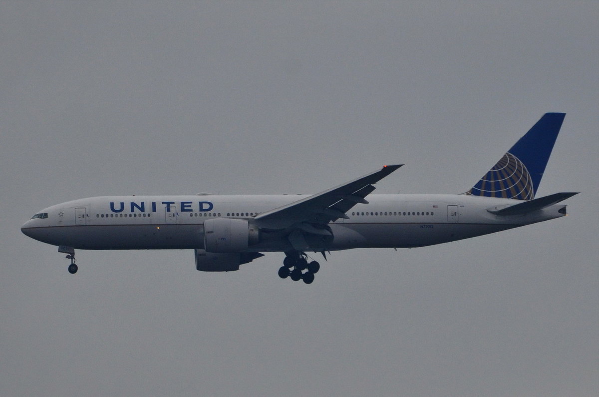 N77012 United Airlines Boeing 777-224(ER)  , FRA , 06.12.2017
