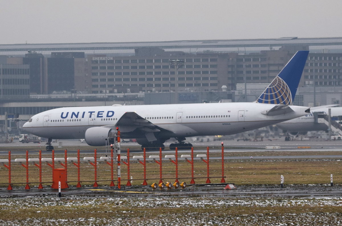 N785UA United Airlines Boeing 777-222(ER)  , FRA , 04.12.2017