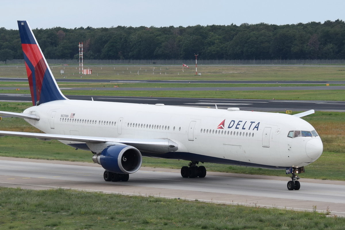 N839MH Delta Air Lines Boeing 767-432(ER) , TXL , 15.08.2019