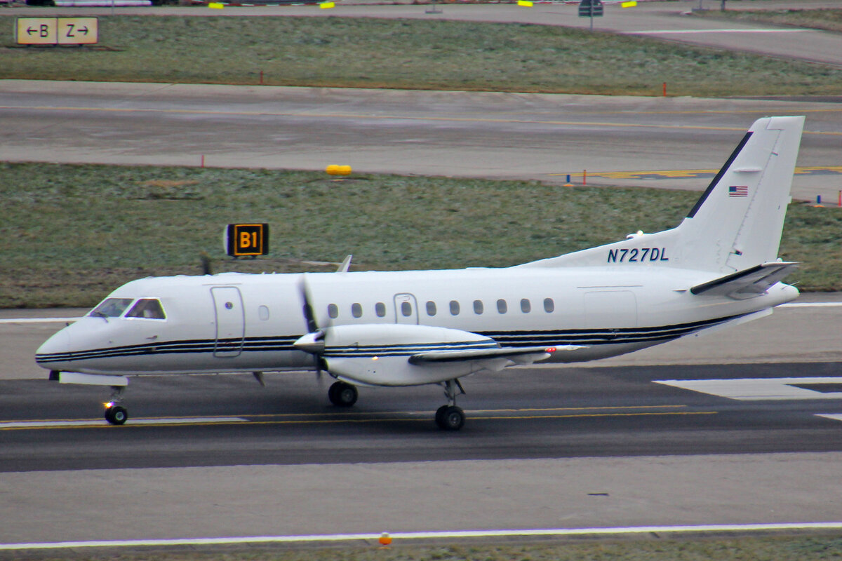 Napleton Aviation Group LCC, N727DL, Saab 340A, msn: 340A-036, 20.Januar 2023, ZRH Zürich, Switzerland.